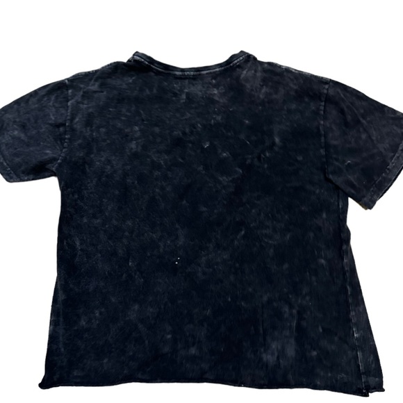 Gun’s and Roses Cropped Tee - Picture 2 of 4